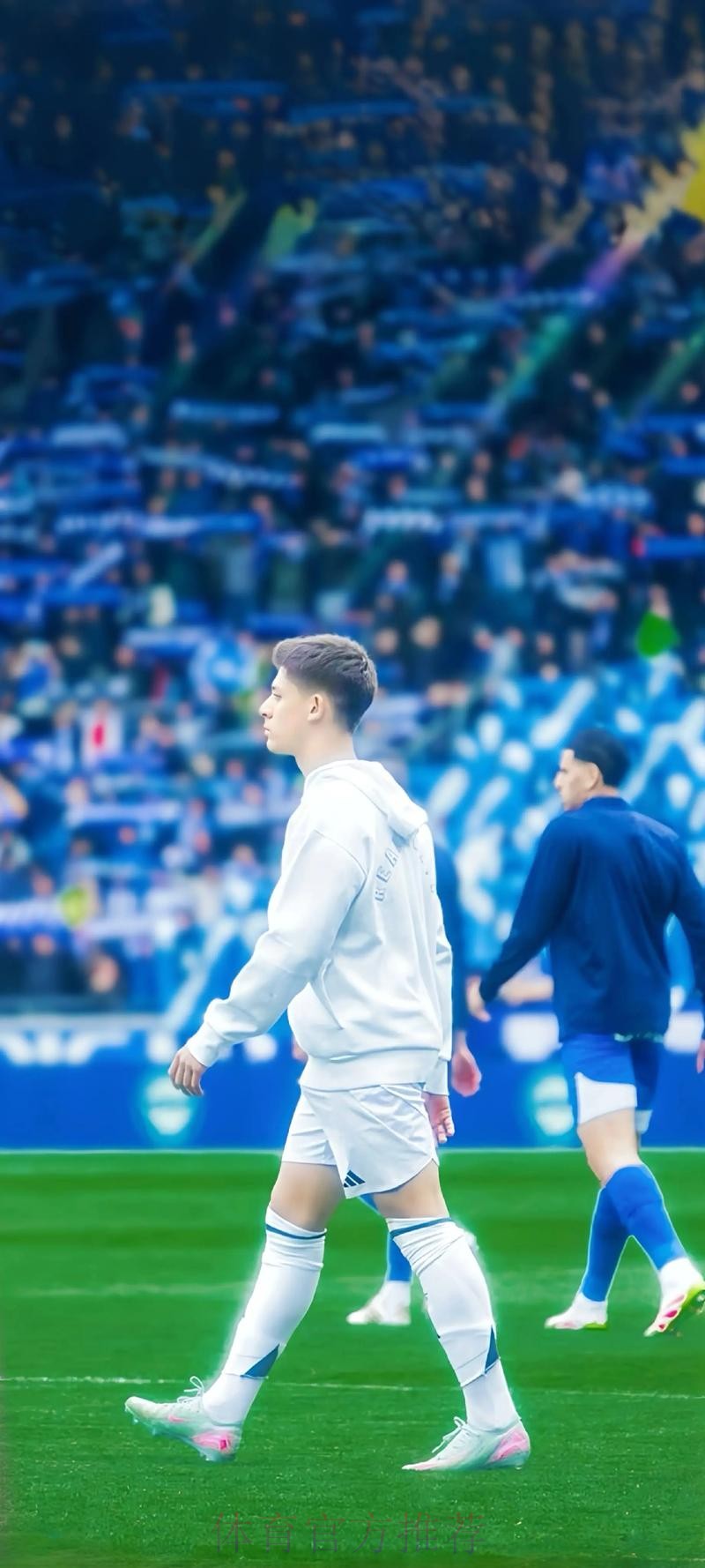 西媒:皇马相信卡马文加 视他为克罗斯的理想接班人 西媒:皇马相信卡马文加 视他为克罗斯的理想接班人